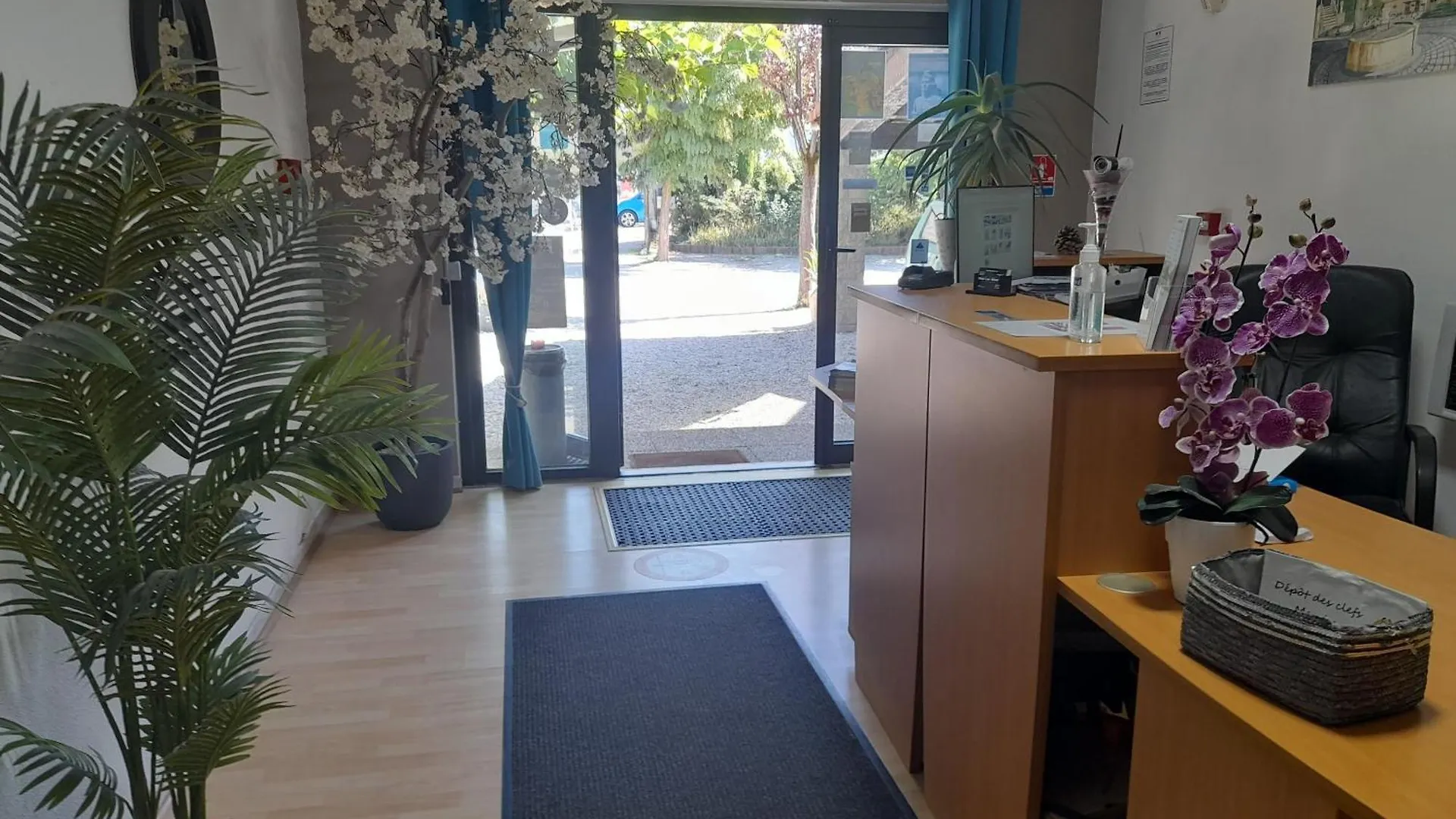 Hotel Les Alizes Puget-Théniers 3*,  Γαλλία